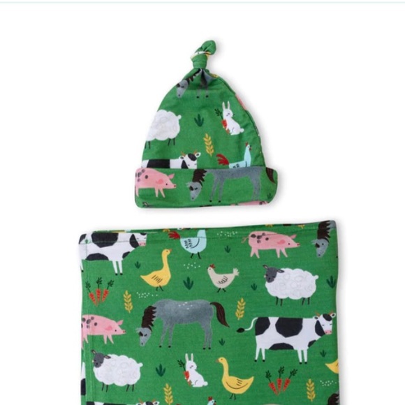 🐷NIB LS Farm Swaddle Set🐷 - Picture 2 of 4
